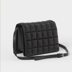black shoulder bag